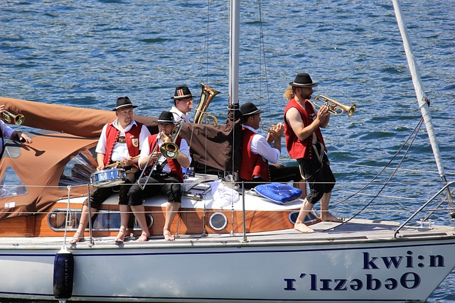 且有活力的 且有活力的