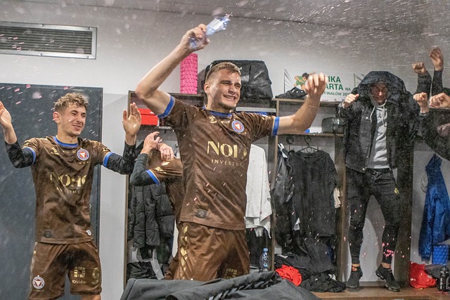 些不平等现 些不平等现